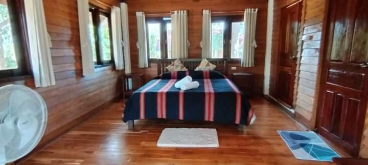Bolaven Garden Bungalow And Tent - Tad Lo Ban Kiangtat Luaran gambar